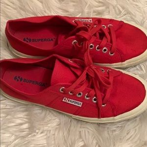 Woman’s Superga sneakers